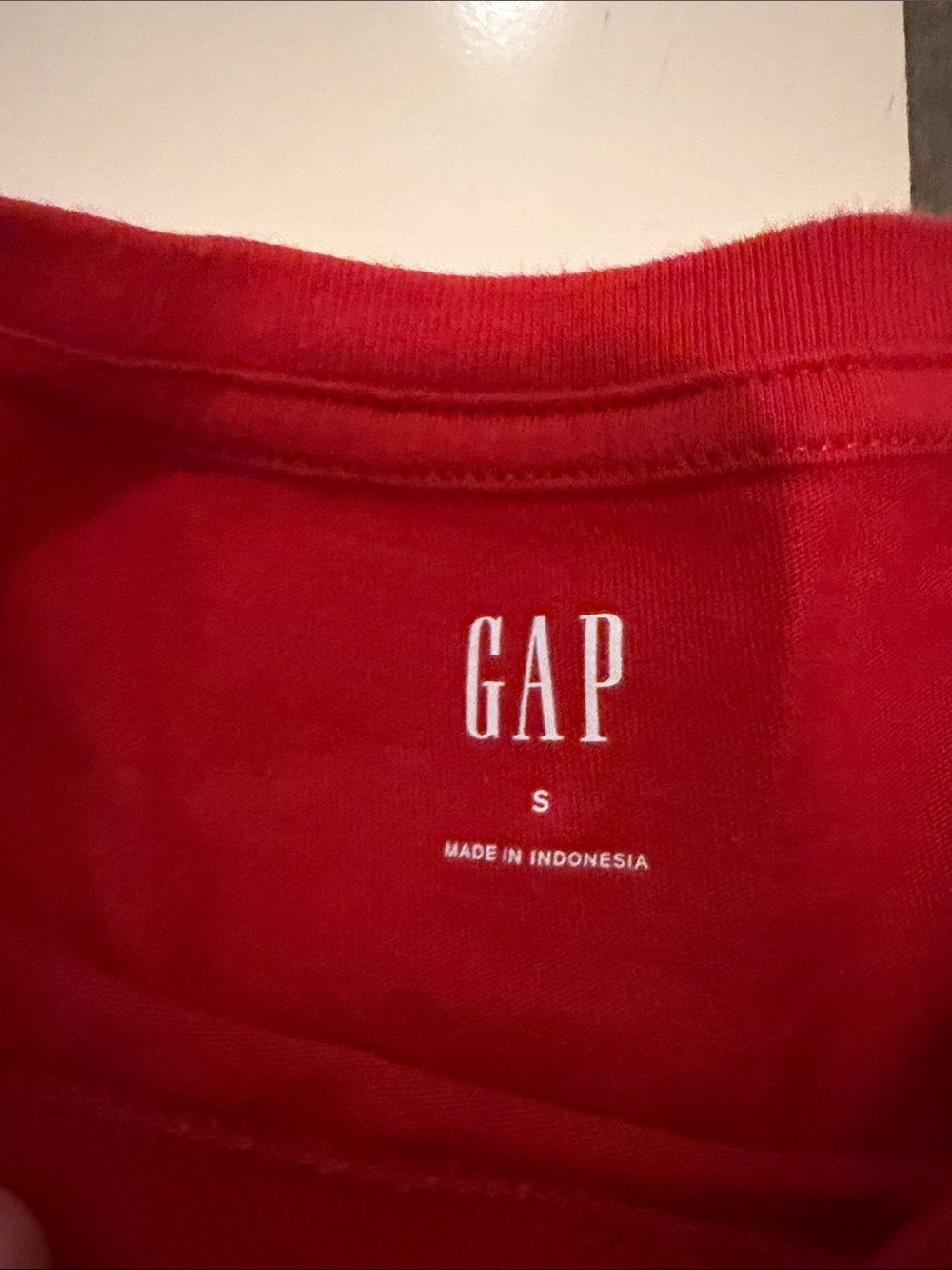 GAP Red T-Shirt with Navy Logo - Picture 2 of 2